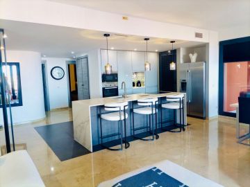 https://cdn.resales-online.com/public/86l1hlirt4ijpwtd/properties/271c0196533111f0ad0102e0405b089b/w1200/2-5bd7b9d04b45e33852eaf0ec6670150d.jpg?v=1751400508