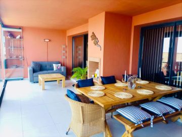 https://cdn.resales-online.com/public/86l1hlirt4ijpwtd/properties/271c0196533111f0ad0102e0405b089b/w1200/4-c23c0f86247804fa50226aecd8b0b2c8.jpg?v=1751400508