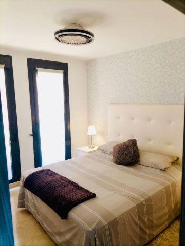 https://cdn.resales-online.com/public/86l1hlirt4ijpwtd/properties/271c0196533111f0ad0102e0405b089b/w1200/9-467d0cee5b725f3ef65f102a0c2e69c0.jpg?v=1751400508