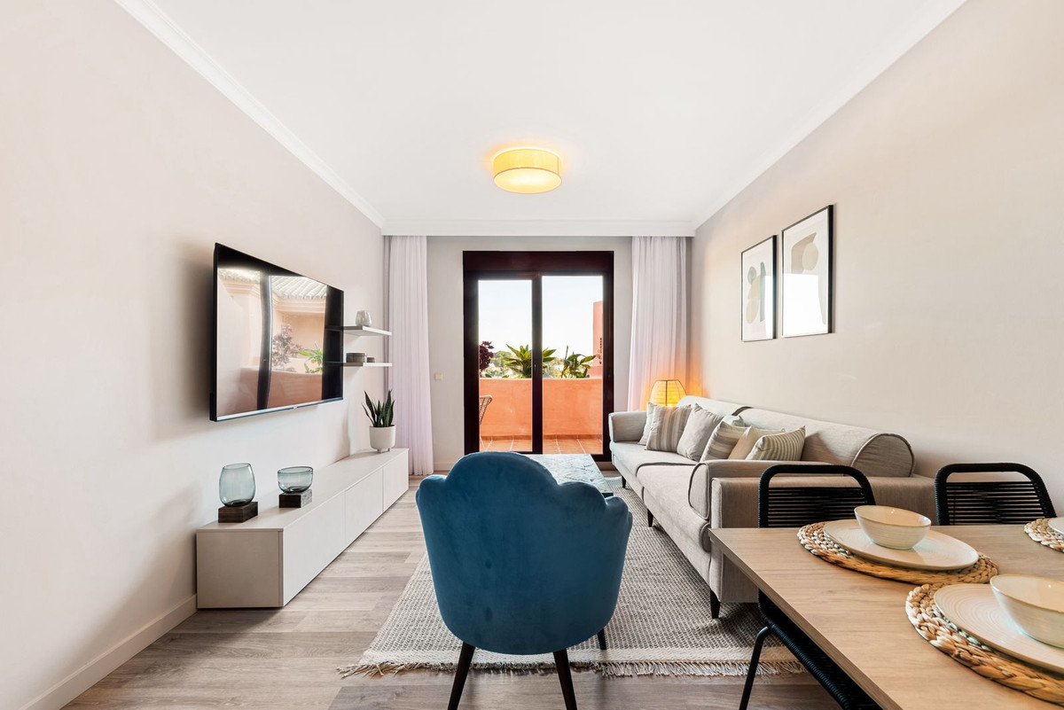 https://cdn.resales-online.com/public/utxmhm8ggr/properties/aaf4ca574c4b11f0ad0102e0405b089b/w1200/1-7980e48d732b6fc85c14b43b94d2aa54.jpg?v=1750331209