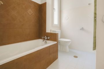 https://cdn.resales-online.com/public/iri9q5dl17/properties/24774d77572311f0ac7202a3ded47a2d/w1200/14-d70dc3102c00d7be0e872dfe1c1f86d7.jpg?v=1751451978