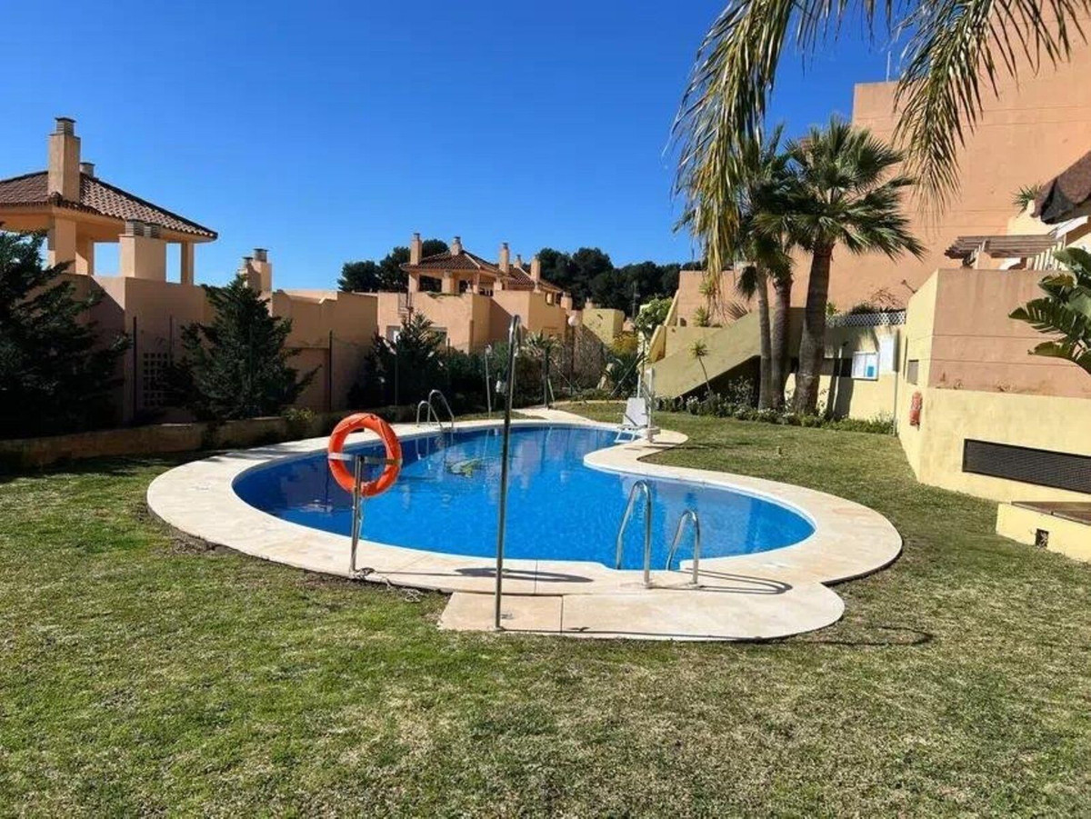 https://cdn.resales-online.com/public/6pcoehzhpl/properties/3615424f1c3211f08cfb02e0405b089b/w1200/1-7980e48d732b6fc85c14b43b94d2aa54.jpg?v=1745440648