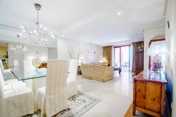 https://cdn.resales-online.com/public/lut5804kvq/properties/cd947fe857cc11f0ac7202a3ded47a2d/w1200/7-aa4cc561180b369757c0bb4af9886cd3.jpg?v=1751523358