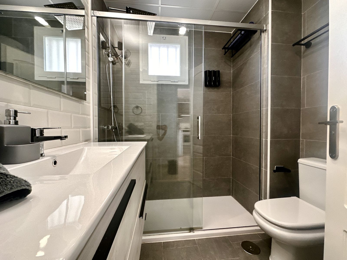 https://cdn.resales-online.com/public/hh17fycxeq/properties/8a85bd35578111f0ac7202a3ded47a2d/w1200/1-7980e48d732b6fc85c14b43b94d2aa54.jpg?v=1751493512