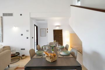 https://cdn.resales-online.com/public/760yuzkts4/properties/cd7db42656a611f0ac7202a3ded47a2d/w1200/26-c684a62c9f160a1f90904dd925da0645.jpg?v=1751608303