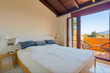 https://cdn.resales-online.com/public/760yuzkts4/properties/cd7db42656a611f0ac7202a3ded47a2d/w1200/33-f37a7fab00fce6ff6b895520b67d6d6d.jpg?v=1751608303
