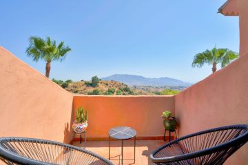 https://cdn.resales-online.com/public/760yuzkts4/properties/cd7db42656a611f0ac7202a3ded47a2d/w1200/37-1d70d218e897435ff17cdff8e99bb5bf.jpg?v=1751608303