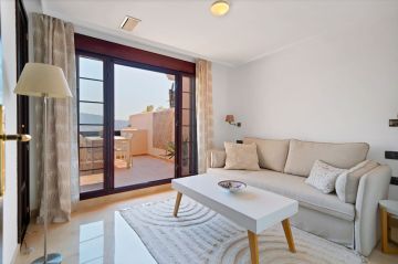 https://cdn.resales-online.com/public/760yuzkts4/properties/cd7db42656a611f0ac7202a3ded47a2d/w1200/40-f31507287178c6a03c2c34ff88cc832c.jpg?v=1751608303