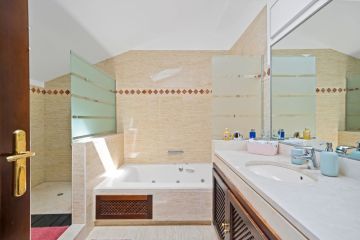 https://cdn.resales-online.com/public/760yuzkts4/properties/cd7db42656a611f0ac7202a3ded47a2d/w1200/42-3aa90f523689fc5a59d5d37badfe1b6f.jpg?v=1751608303