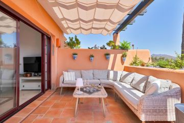 https://cdn.resales-online.com/public/760yuzkts4/properties/cd7db42656a611f0ac7202a3ded47a2d/w1200/7-aa4cc561180b369757c0bb4af9886cd3.jpg?v=1751608303
