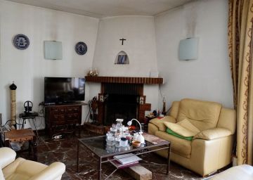 https://cdn.resales-online.com/public/rlscagkj51/properties/0f6782eb566011f0ac7202a3ded47a2d/w1200/8-e64a9055bba3e77ac8aca3b893cdf826.jpg?v=1751366788
