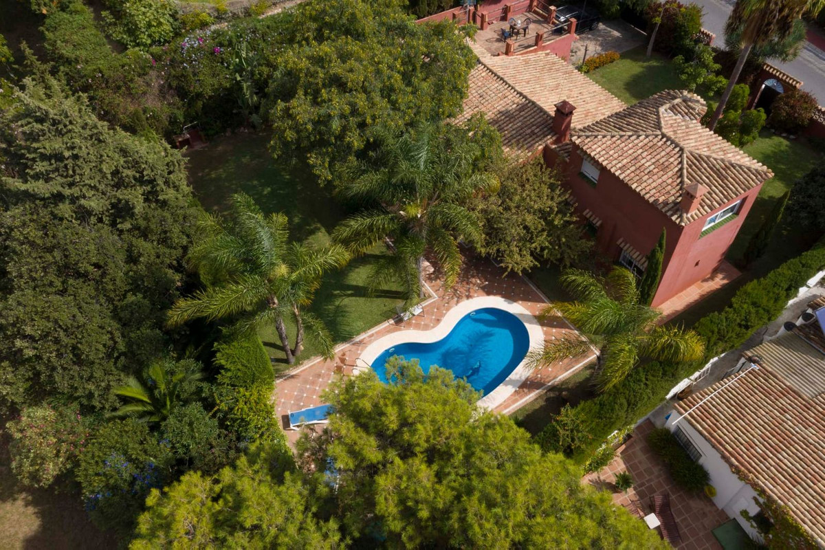 https://cdn.resales-online.com/public/qalycple17/properties/d4c2da8c494111f0ad0102e0405b089b/w1200/1-7980e48d732b6fc85c14b43b94d2aa54.jpg?v=1749925239