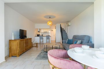 https://cdn.resales-online.com/public/mf919c1vse/properties/a81fd343bc3411ed84bd0217bc231ef4/w1200/12-53013098fcab6c38b1379cd33298e050.jpg?v=1751553519