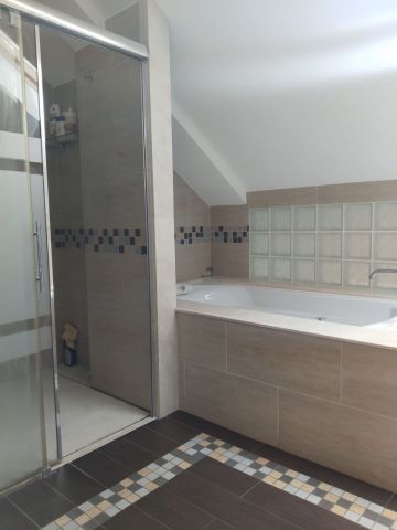 https://cdn.resales-online.com/public/55vm6kt4q3/properties/89f8b34d58cb11f086ca02a3ded47a2d/w1200/19-d0ed7da2012a09046d307c195d98e7d6.jpg?v=1752099074