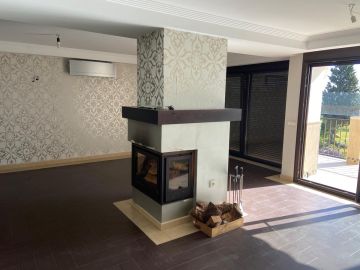 https://cdn.resales-online.com/public/55vm6kt4q3/properties/89f8b34d58cb11f086ca02a3ded47a2d/w1200/3-e898b2bb2a2fdfd06d2c39894dce8316.jpg?v=1751635812