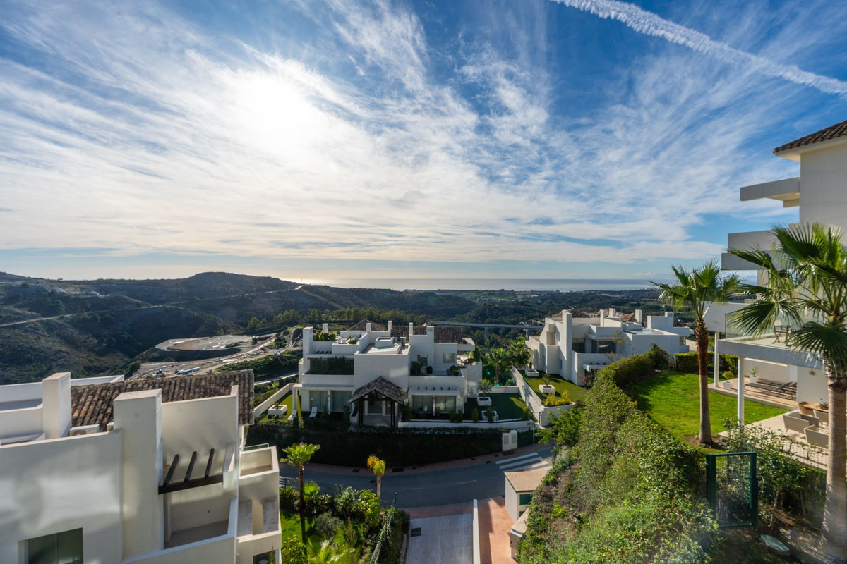 https://cdn.resales-online.com/public/hmvml88gqh/properties/617b042e580c11f0ac7202a3ded47a2d/w1200/1-7980e48d732b6fc85c14b43b94d2aa54.jpg?v=1751557303