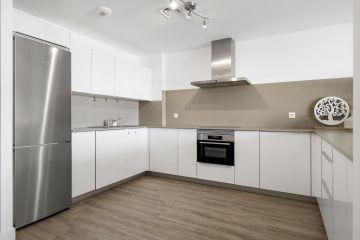 https://cdn.resales-online.com/public/su2jrcdvgq/properties/7ac4d196574411f0ac7202a3ded47a2d/w1200/17-dd5fcd4f0eb487dfa3803f7e20814c0e.jpg?v=1751465423