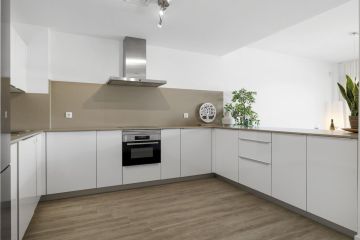 https://cdn.resales-online.com/public/su2jrcdvgq/properties/7ac4d196574411f0ac7202a3ded47a2d/w1200/18-cc72f169493c096e712837ff5d8b6e41.jpg?v=1751465423