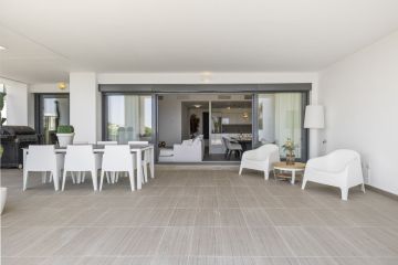 https://cdn.resales-online.com/public/su2jrcdvgq/properties/7ac4d196574411f0ac7202a3ded47a2d/w1200/7-aa4cc561180b369757c0bb4af9886cd3.jpg?v=1751465423