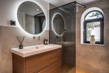 https://cdn.resales-online.com/public/b3evhsn1uj/properties/4da7cf1b595f11f086ca02a3ded47a2d/w1200/32-e7f90ea5feef5e01d64d74d6b6d8a834.jpg?v=1751696230