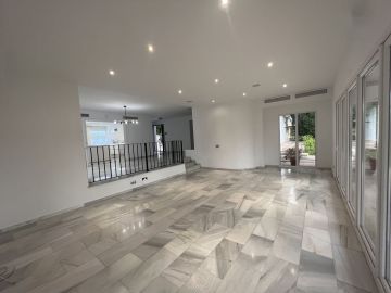 https://cdn.resales-online.com/public/lahrid967e/properties/86d48ce158ee11f086ca02a3ded47a2d/w1200/3-e898b2bb2a2fdfd06d2c39894dce8316.jpg?v=1751647793