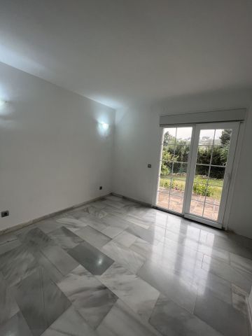 https://cdn.resales-online.com/public/lahrid967e/properties/86d48ce158ee11f086ca02a3ded47a2d/w1200/7-aa4cc561180b369757c0bb4af9886cd3.jpg?v=1751647793
