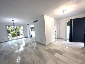 https://cdn.resales-online.com/public/lahrid967e/properties/86d48ce158ee11f086ca02a3ded47a2d/w1200/8-e64a9055bba3e77ac8aca3b893cdf826.jpg?v=1751647793