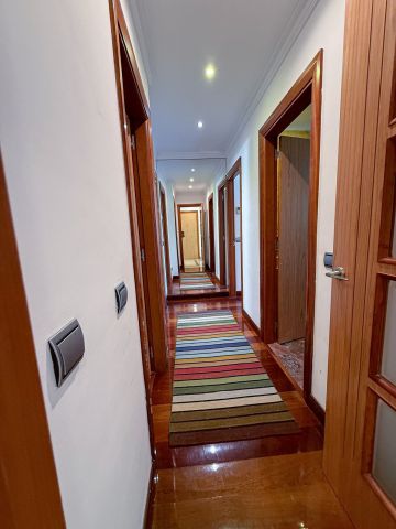 https://cdn.resales-online.com/public/68phfbom2h/properties/63c7b75c58a111f086ca02a3ded47a2d/w1200/13-5fd73dea700db77384c091ca9818b1a9.jpg?v=1751632897