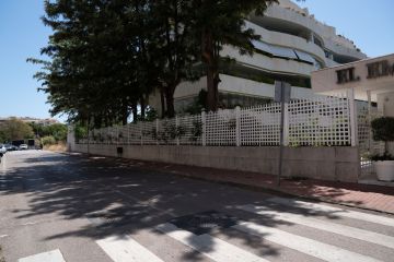 https://cdn.resales-online.com/public/68phfbom2h/properties/63c7b75c58a111f086ca02a3ded47a2d/w1200/37-1d70d218e897435ff17cdff8e99bb5bf.jpg?v=1751632897
