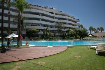 https://cdn.resales-online.com/public/68phfbom2h/properties/63c7b75c58a111f086ca02a3ded47a2d/w1200/39-a493fe9149752455d4aa759b42ca0ea1.jpg?v=1751632897