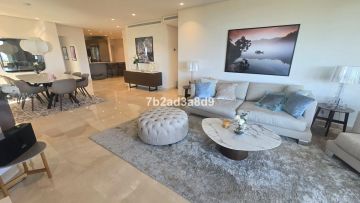 https://cdn.resales-online.com/public/7b2ad3a8d9/properties/82e79833528c11f0ad0102e0405b089b/w1200/7-aa4cc561180b369757c0bb4af9886cd3.jpg?v=1750963746