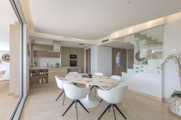 https://cdn.resales-online.com/public/cviukn6nvr/properties/349ad01e5bee11f086ca02a3ded47a2d/w1200/6-241328e1bcc9c0d8ce1222beb6c967a8.jpg?v=1751992075