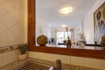 https://cdn.resales-online.com/public/iv2hh3s2mb/properties/5381b0525cdc11f086ca02a3ded47a2d/w1200/12-53013098fcab6c38b1379cd33298e050.jpg?v=1752082173