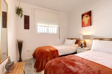 https://cdn.resales-online.com/public/iv2hh3s2mb/properties/5381b0525cdc11f086ca02a3ded47a2d/w1200/21-2c707e7c511429b4f8ec4ee5f221ddb6.jpg?v=1752082173