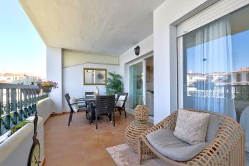https://cdn.resales-online.com/public/iv2hh3s2mb/properties/5381b0525cdc11f086ca02a3ded47a2d/w1200/3-e898b2bb2a2fdfd06d2c39894dce8316.jpg?v=1752082173