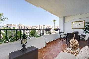 https://cdn.resales-online.com/public/iv2hh3s2mb/properties/5381b0525cdc11f086ca02a3ded47a2d/w1200/6-241328e1bcc9c0d8ce1222beb6c967a8.jpg?v=1752082173