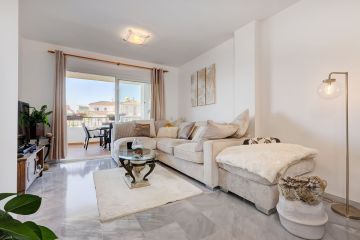 https://cdn.resales-online.com/public/iv2hh3s2mb/properties/5381b0525cdc11f086ca02a3ded47a2d/w1200/8-e64a9055bba3e77ac8aca3b893cdf826.jpg?v=1752082173