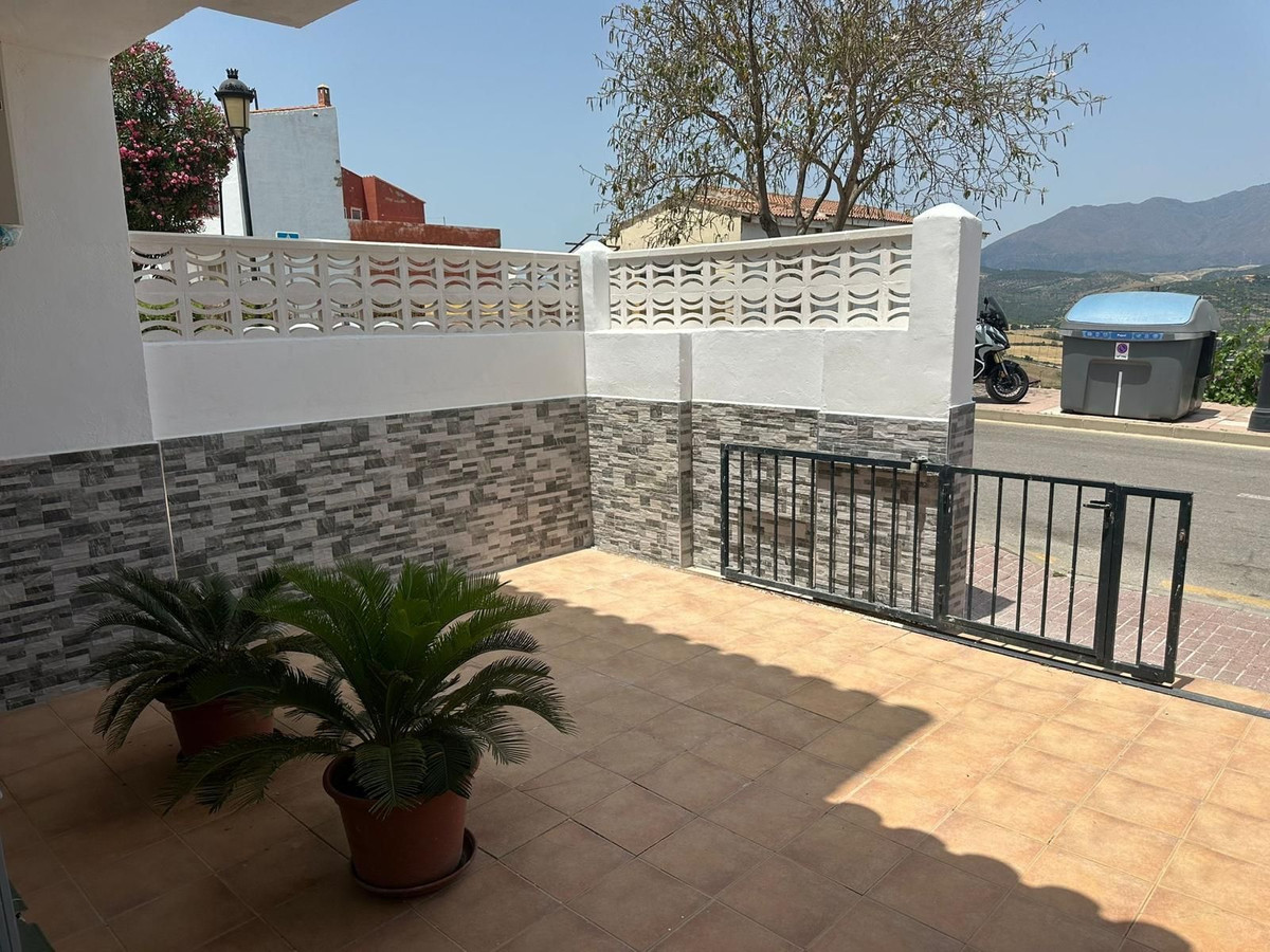 https://cdn.resales-online.com/public/31gvcgdlnycdkrn9/properties/fa63650c5d7711f086ca02a3ded47a2d/w1200/1-7980e48d732b6fc85c14b43b94d2aa54.jpg?v=1752152392