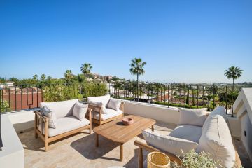 https://cdn.resales-online.com/public/b3evhsn1uj/properties/7d2eec995d4d11f086ca02a3ded47a2d/w1200/28-ef19a2c59920e2e087cd278a51b6dbf8.jpg?v=1752128384