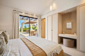https://cdn.resales-online.com/public/b3evhsn1uj/properties/7d2eec995d4d11f086ca02a3ded47a2d/w1200/43-a8f5d713bac48f35147f2e8bcee96193.jpg?v=1752128384