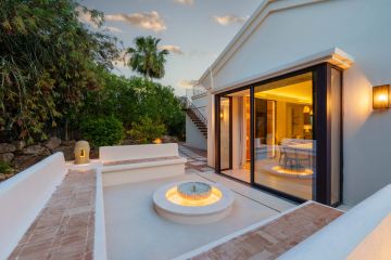 https://cdn.resales-online.com/public/b3evhsn1uj/properties/7d2eec995d4d11f086ca02a3ded47a2d/w1200/5-3595ad71cbd87be6c3643a4285ef4791.jpg?v=1752128384
