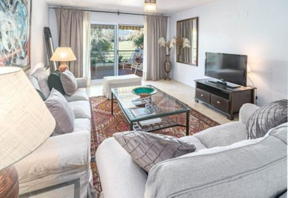 https://cdn.resales-online.com/public/pakxbpldz7/properties/17df40925b1311f086ca02a3ded47a2d/w1200/1-7980e48d732b6fc85c14b43b94d2aa54.jpg?v=1751883797