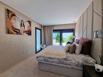 https://cdn.resales-online.com/public/rlscagkj51/properties/50ed2ef75e4511f086ca02a3ded47a2d/w1200/12-53013098fcab6c38b1379cd33298e050.jpg?v=1752235024