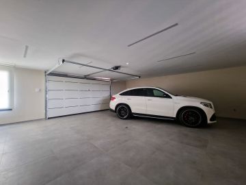 https://cdn.resales-online.com/public/rlscagkj51/properties/50ed2ef75e4511f086ca02a3ded47a2d/w1200/15-11d12f2f454f2f5e9b981fdd8b901d51.jpg?v=1752235024
