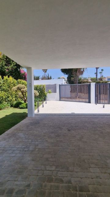https://cdn.resales-online.com/public/rlscagkj51/properties/50ed2ef75e4511f086ca02a3ded47a2d/w1200/17-dd5fcd4f0eb487dfa3803f7e20814c0e.jpg?v=1752235024