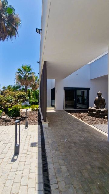 https://cdn.resales-online.com/public/rlscagkj51/properties/50ed2ef75e4511f086ca02a3ded47a2d/w1200/21-2c707e7c511429b4f8ec4ee5f221ddb6.jpg?v=1752358863