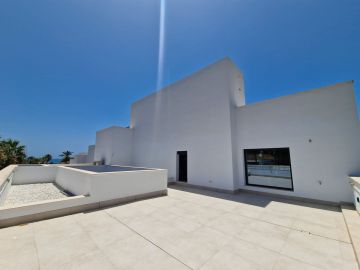 https://cdn.resales-online.com/public/rlscagkj51/properties/50ed2ef75e4511f086ca02a3ded47a2d/w1200/23-79897b85162c6a486c7a4d1eb46924dd.jpg?v=1752358863