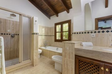 https://cdn.resales-online.com/public/vpt9lj2e2v/properties/924448f162e111f086ca02a3ded47a2d/w1200/19-d0ed7da2012a09046d307c195d98e7d6.jpg?v=1752741741