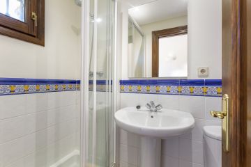 https://cdn.resales-online.com/public/vpt9lj2e2v/properties/924448f162e111f086ca02a3ded47a2d/w1200/33-f37a7fab00fce6ff6b895520b67d6d6d.jpg?v=1752741741