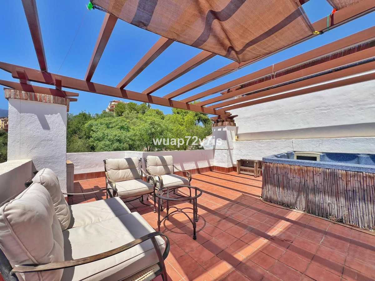 https://cdn.resales-online.com/public/wuap72y7is/properties/adf8a98e623a11f086ca02a3ded47a2d/w1200/1-7980e48d732b6fc85c14b43b94d2aa54.jpg?v=1752688903